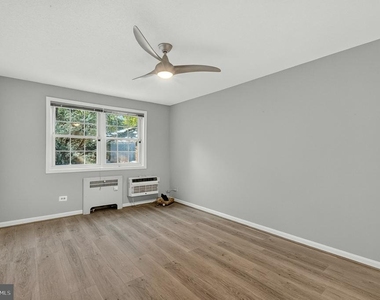 4376 Pershing Drive N - Photo Thumbnail 12