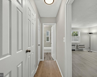 4376 Pershing Drive N - Photo Thumbnail 15