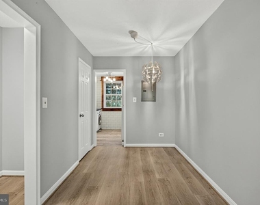 4376 Pershing Drive N - Photo Thumbnail 6
