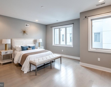 826 N 3rd Street - Photo Thumbnail 12
