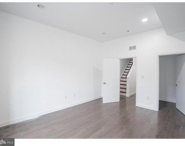 2110 N 7th Street - Photo Thumbnail 11