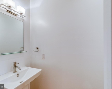 412 N Front Street - Photo Thumbnail 30