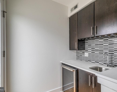 412 N Front Street - Photo Thumbnail 15