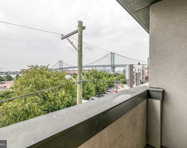 412 N Front Street - Photo Thumbnail 16