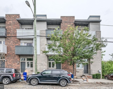 412 N Front Street - Photo Thumbnail 24