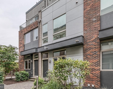 412 N Front Street - Photo Thumbnail 8