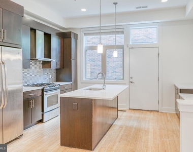 412 N Front Street - Photo Thumbnail 1
