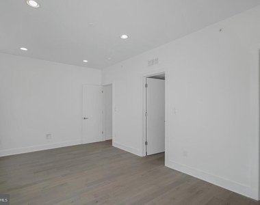 1421 S Hancock Street - Photo Thumbnail 15