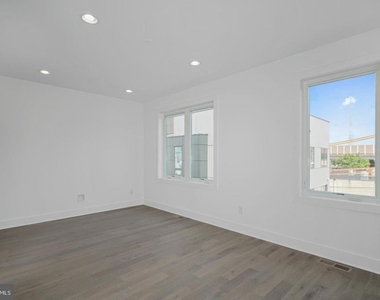 1421 S Hancock Street - Photo Thumbnail 13