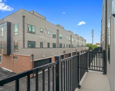 1421 S Hancock Street - Photo Thumbnail 11