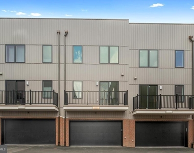 1421 S Hancock Street - Photo Thumbnail 9