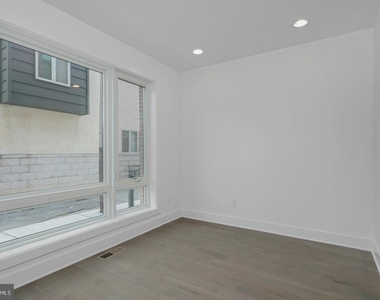 1421 S Hancock Street - Photo Thumbnail 16
