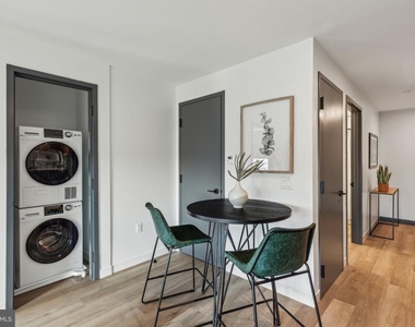 1122 Frankford Avenue - Photo Thumbnail 4