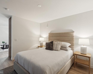 1122 Frankford Avenue - Photo Thumbnail 7