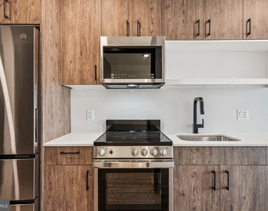 1122 Frankford Avenue - Photo Thumbnail 10
