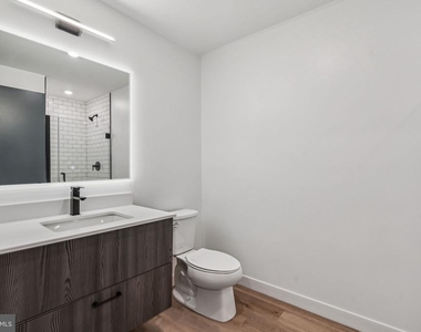 1122 Frankford Avenue - Photo Thumbnail 4