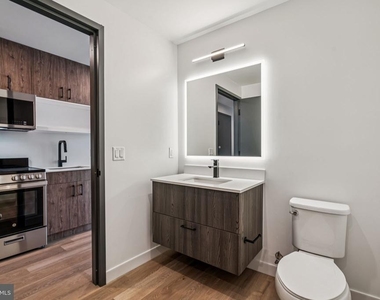 1122 Frankford Avenue - Photo Thumbnail 5