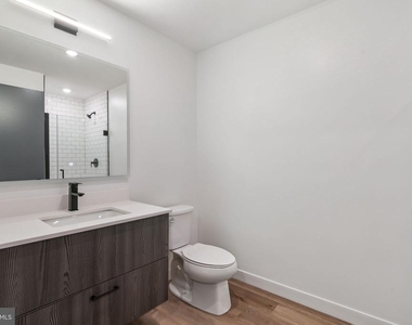 1122 Frankford Avenue - Photo Thumbnail 3