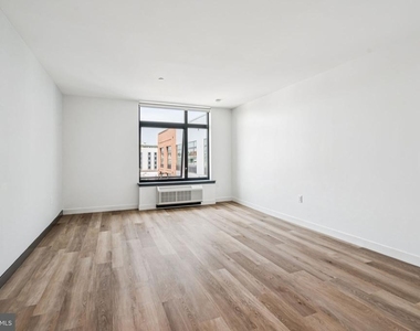 1122 Frankford Avenue - Photo Thumbnail 7