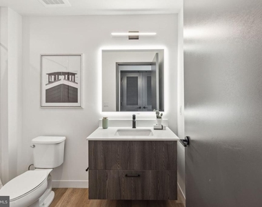 1122 Frankford Avenue - Photo Thumbnail 4