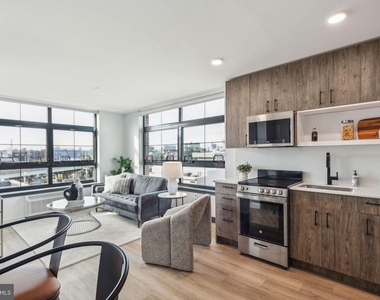 1122 Frankford Avenue - Photo Thumbnail 3