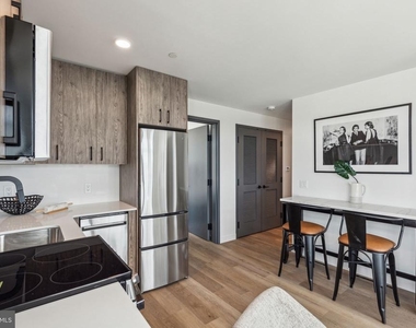 1122 Frankford Avenue - Photo Thumbnail 11