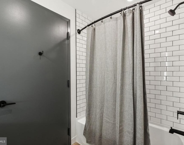 1122 Frankford Avenue - Photo Thumbnail 9