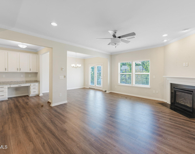 107 Crusaders Drive - Photo Thumbnail 14