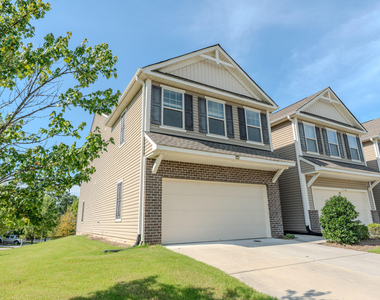 107 Crusaders Drive - Photo Thumbnail 7
