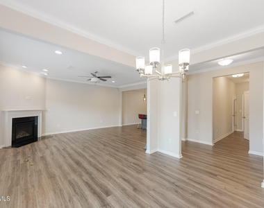 107 Crusaders Drive - Photo Thumbnail 16