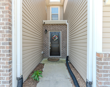 107 Crusaders Drive - Photo Thumbnail 8