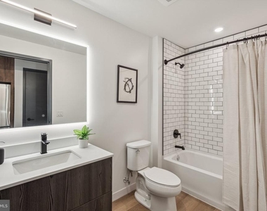 1122 Frankford Avenue - Photo Thumbnail 5