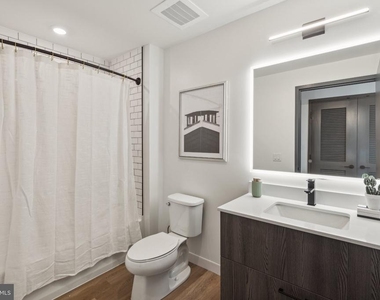 1122 Frankford Avenue - Photo Thumbnail 10