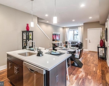 826 N 3rd Street - Photo Thumbnail 1