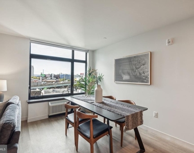 1122 Frankford Avenue - Photo Thumbnail 3