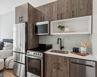 1122 Frankford Avenue - Photo Thumbnail 4
