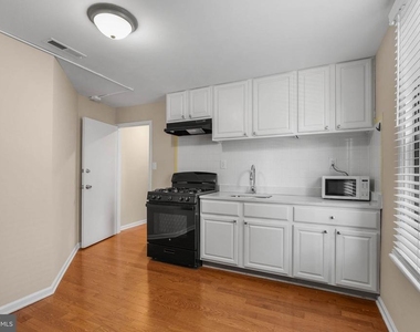 2319 Walnut Street - Photo Thumbnail 2