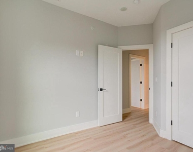 1805 Frankford Avenue - Photo Thumbnail 5