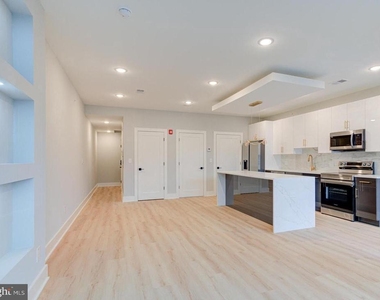 1805 Frankford Avenue - Photo Thumbnail 3