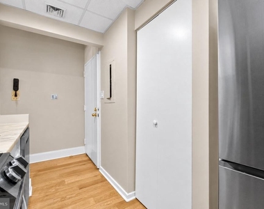 1716 Wallace Street - Photo Thumbnail 12