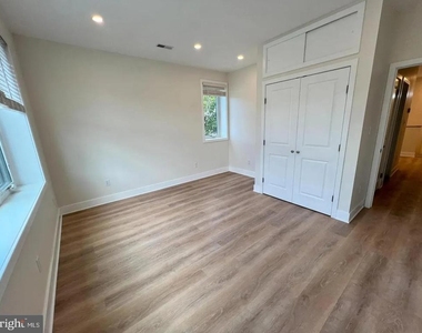 2201 S Norwood Street - Photo Thumbnail 5