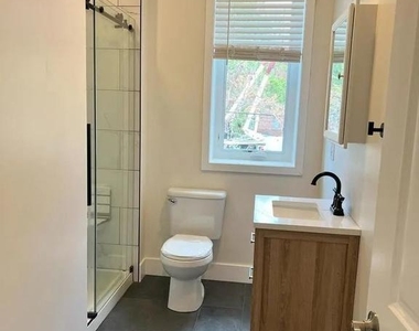 2201 S Norwood Street - Photo Thumbnail 8
