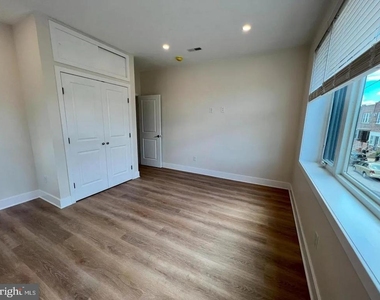 2201 S Norwood Street - Photo Thumbnail 7