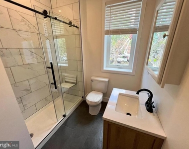 2201 S Norwood Street - Photo Thumbnail 9