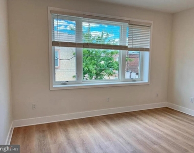 2201 S Norwood Street - Photo Thumbnail 6