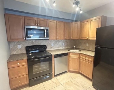 1528 N Mascher Street - Photo Thumbnail 4