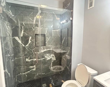 1528 N Mascher Street - Photo Thumbnail 3