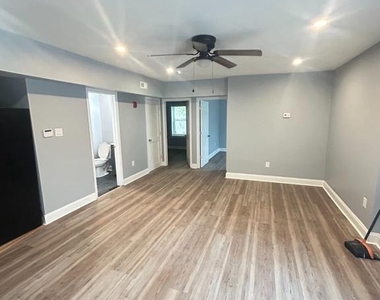 1528 N Mascher Street - Photo Thumbnail 1