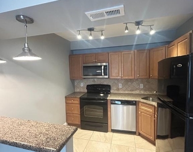 1528 N Mascher Street - Photo Thumbnail 5
