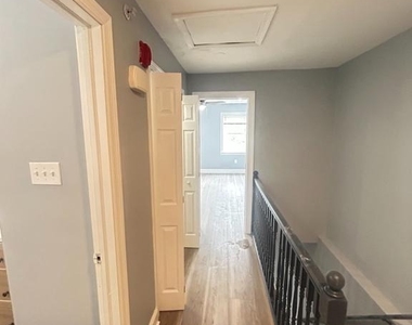 1528 N Mascher Street - Photo Thumbnail 9